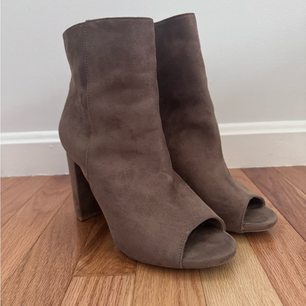 Peep toe booties!